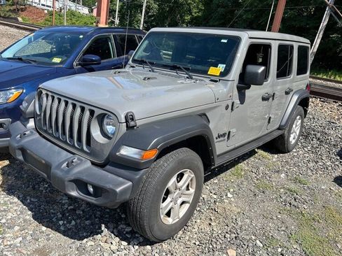 Used 2022 Jeep Wrangler Unlimited Sport w/ Sun And Sound Package AWD/4WD image 2