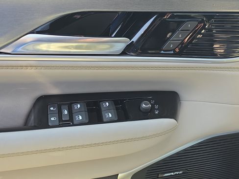New 2026 Jeep Grand Wagoneer L 4WD image 24