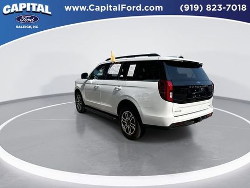 Certified 2025 Ford Expedition Active AWD/4WD image 6
