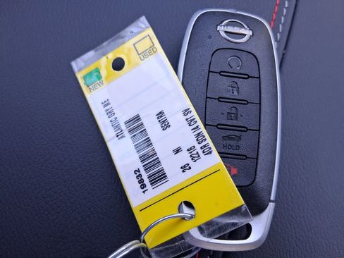 New 2026 Nissan Sentra SR w/ Floor Mat Package FWD image 31
