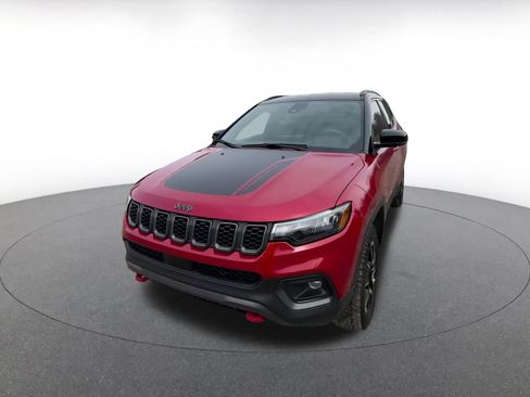 Used 2025 Jeep Compass Trailhawk image 7