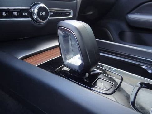 Used 2024 Volvo S60 B5 Plus image 33