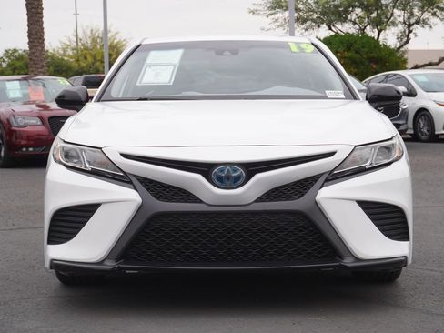 Used 2019 Toyota Camry SE image 5