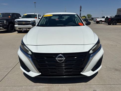 Used 2025 Nissan Altima 2.5 SV FWD image 24