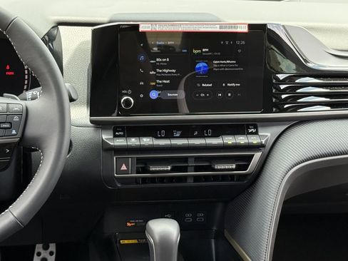 Used 2026 Toyota Camry XLE w/ Convenience Package image 18