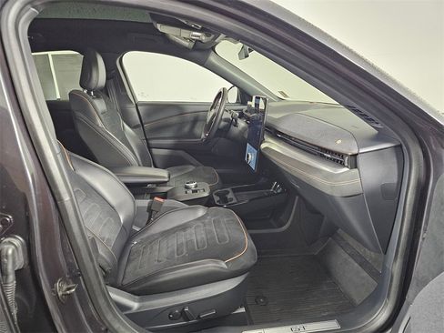 Used 2021 Ford Mustang Mach-E GT image 12