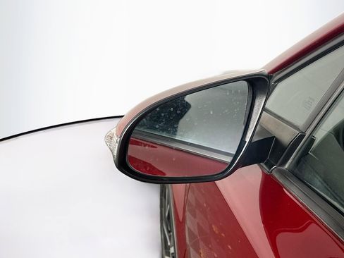 Used 2018 Toyota C-HR XLE FWD image 16