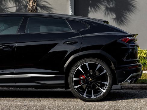 Used 2020 Lamborghini Urus image 5