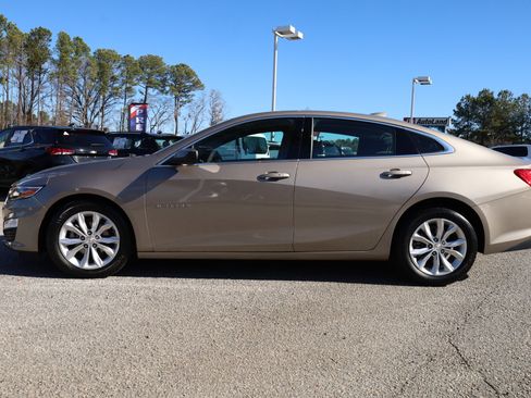 Used 2024 Chevrolet Malibu LT image 2