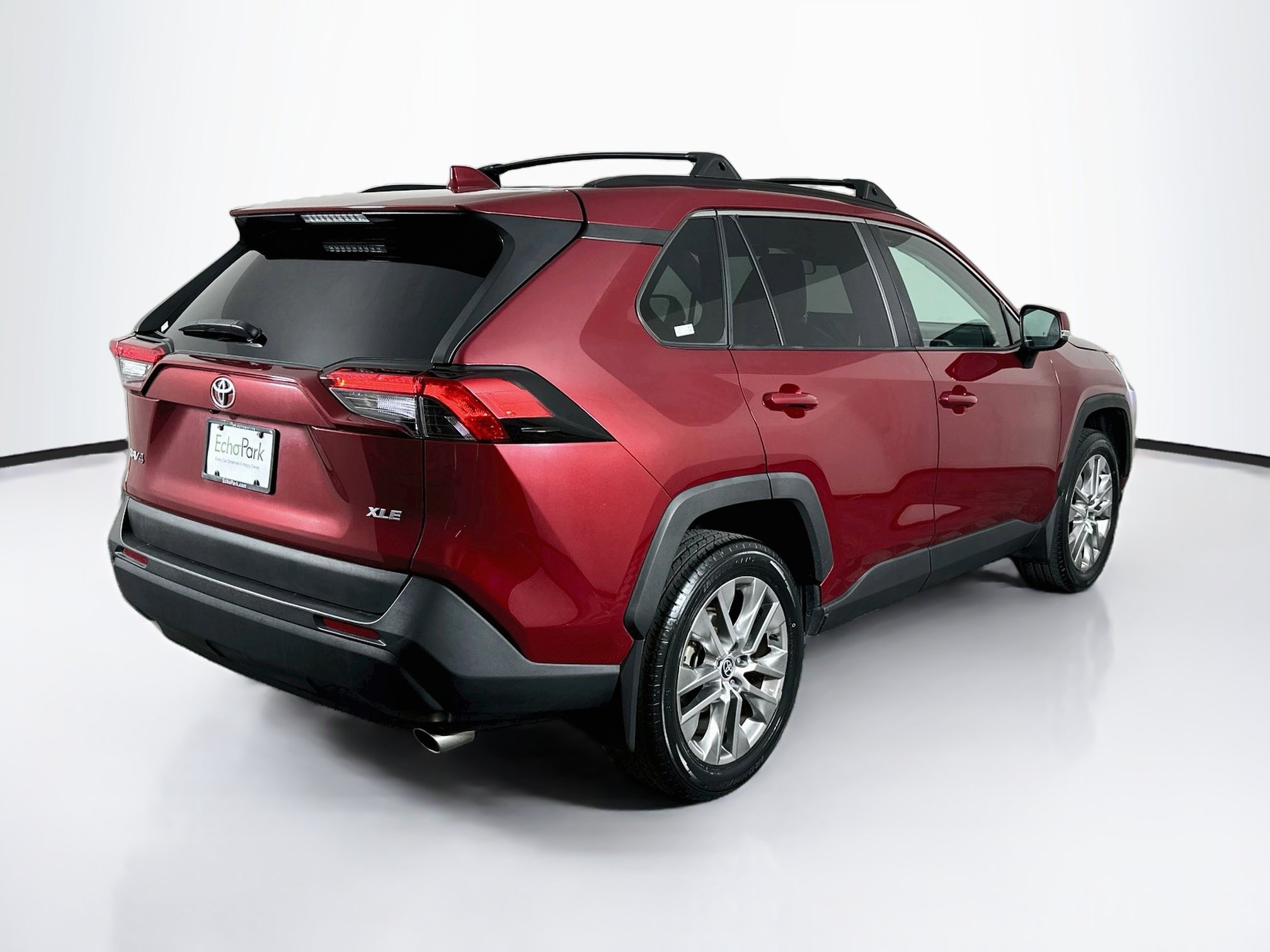 Used 2023 Toyota RAV4 XLE Premium FWD image 9