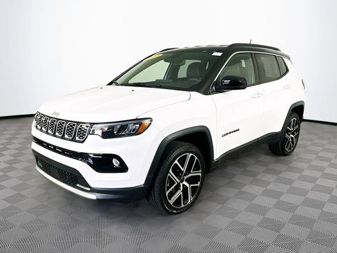 Certified 2025 Jeep Compass Limited AWD/4WD image 5