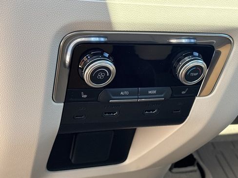 New 2026 GMC Yukon Denali w/ Denali Reserve Package AWD/4WD image 22