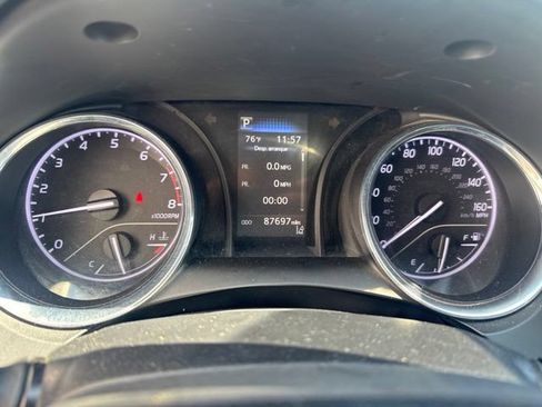 Used 2019 Toyota Camry SE FWD image 7