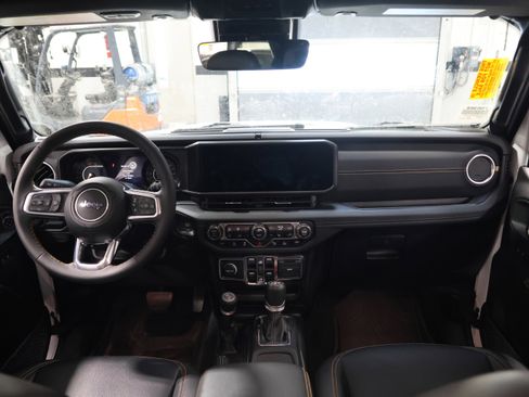 Used 2024 Jeep Wrangler Sahara w/ Technology Group image 16