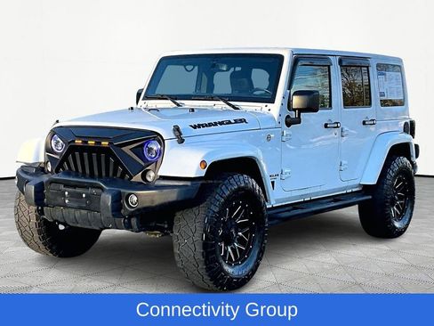 Used 2017 Jeep Wrangler Unlimited Sahara image 4