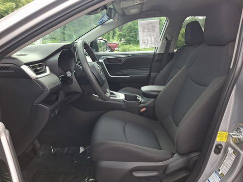 Used 2022 Toyota RAV4 LE AWD/4WD image 14