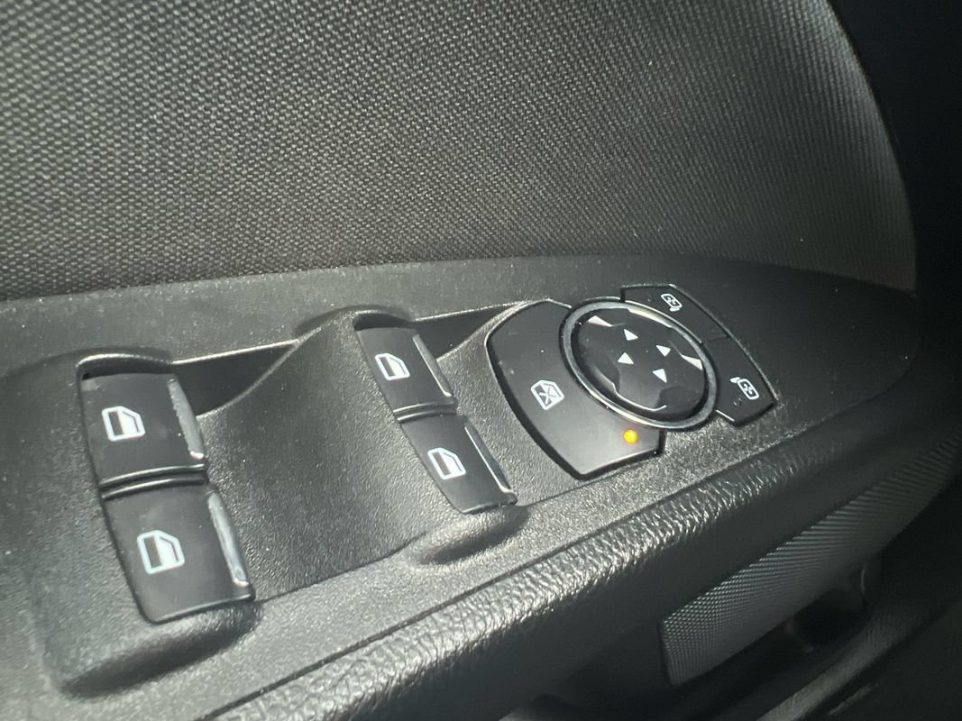 Used 2019 Ford Fusion SE FWD image 16