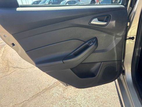 Used 2015 Ford Focus SE w/ SE Sport Package FWD image 26