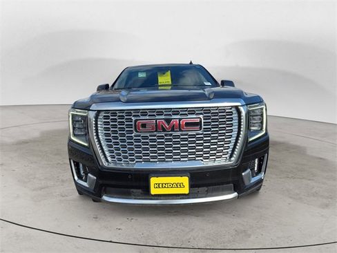 Used 2024 GMC Yukon XL Denali w/ Advanced Technology Package image 8