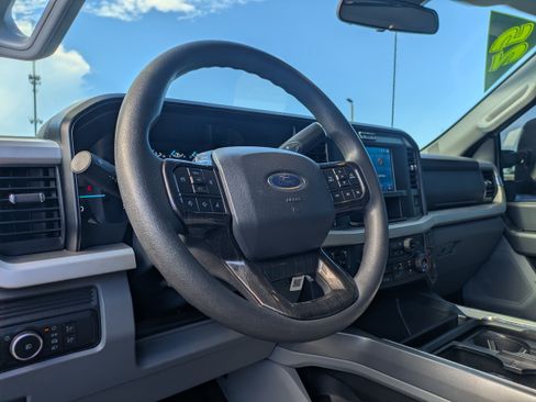 Used 2025 Ford F250 XLT w/ FX4 Off-Road Package AWD/4WD image 29