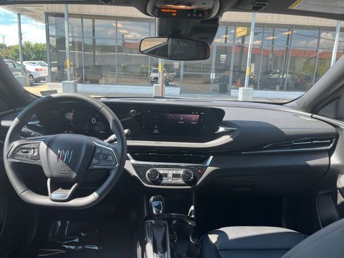 Used 2025 Buick Envista Sport Touring image 32