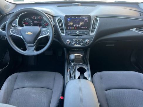 Used 2022 Chevrolet Malibu LT image 16