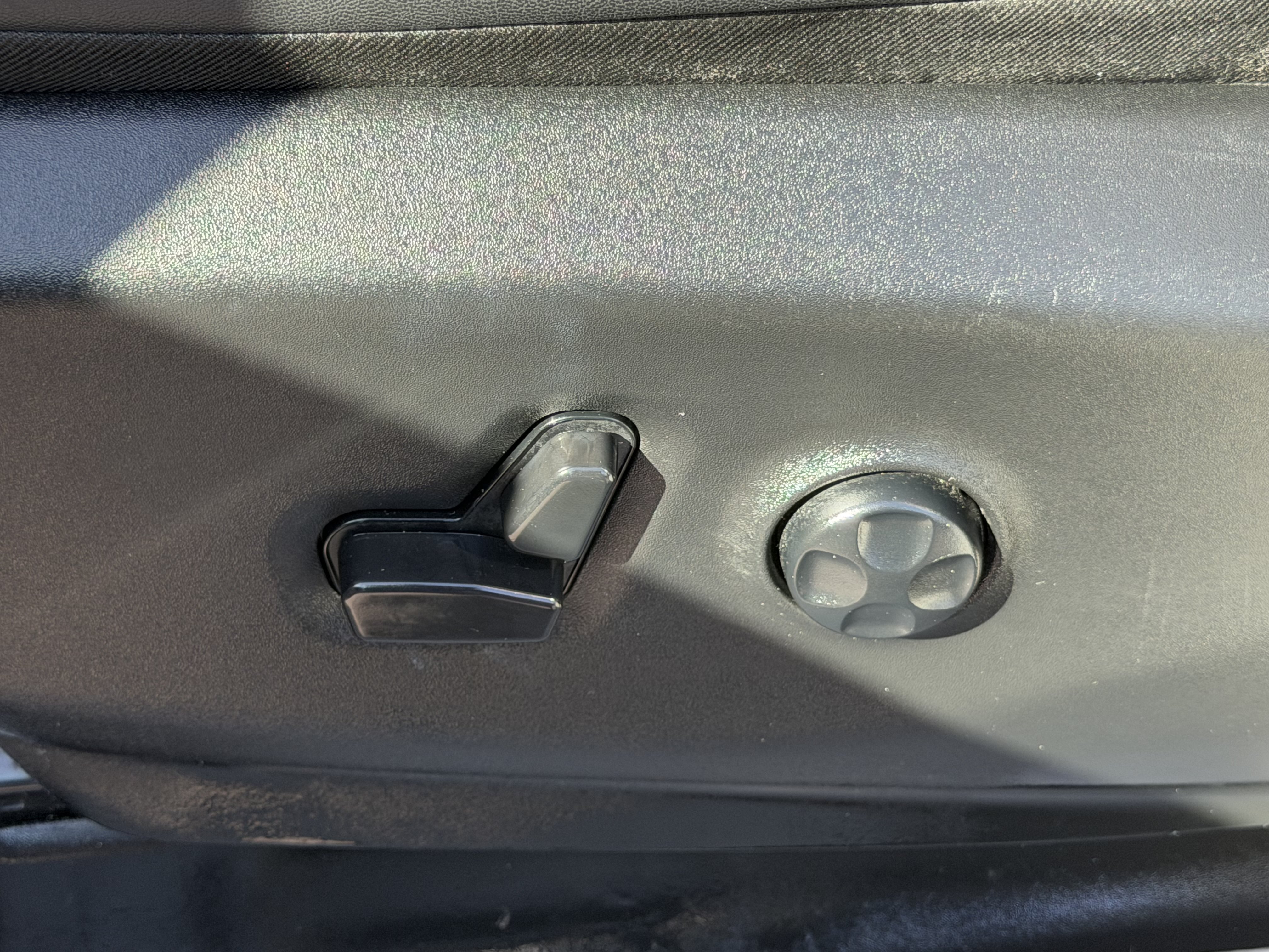 Certified 2024 Chrysler Pacifica Touring-L FWD image 22