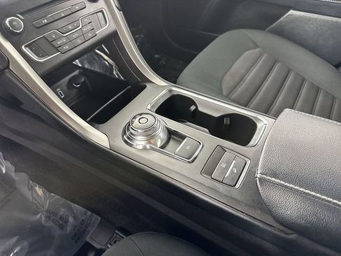 Used 2017 Ford Fusion SE image 16