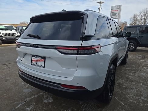 New 2026 Jeep Grand Cherokee Limited w/ Limited Altitude Package AWD/4WD image 10
