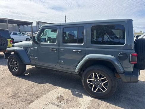 Used 2024 Jeep Wrangler Unlimited Sahara AWD/4WD image 8