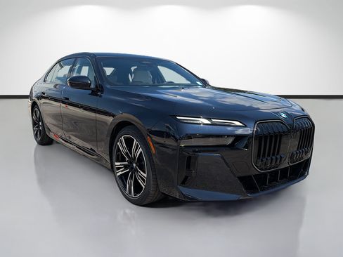 New 2026 BMW 740i w/ Premium Package RWD image 1