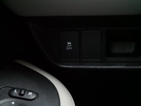 Certified 2026 Honda HR-V LX image 27