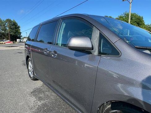 Used 2011 Toyota Sienna SE w/ Preferred Pkg FWD image 22