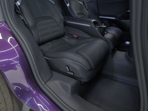 Used 2024 Ferrari Purosangue AWD/4WD image 40