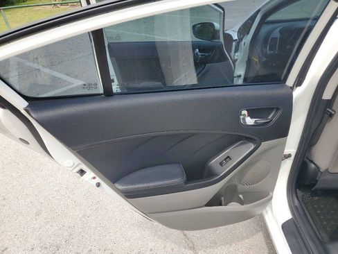 Used 2014 Kia Forte LX FWD image 17