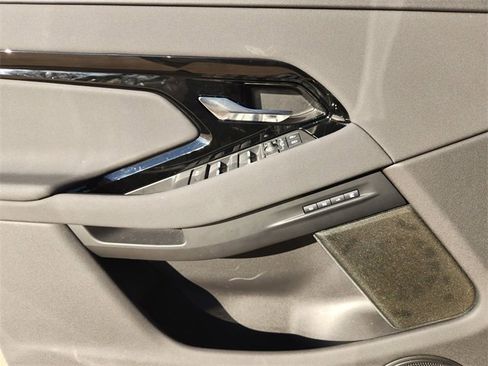 Used 2025 Land Rover Range Rover Evoque S image 22