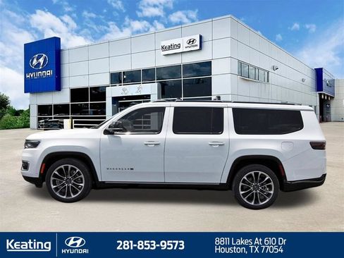 Used 2023 Jeep Wagoneer L Series III w/ Premium Group I AWD/4WD image 8