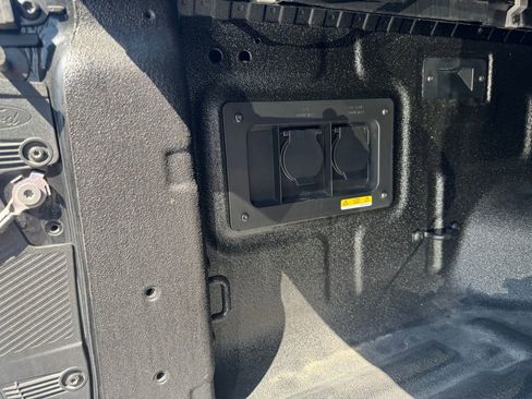 Used 2024 Ford Ranger Lariat w/ FX4 Off-Road Package image 12