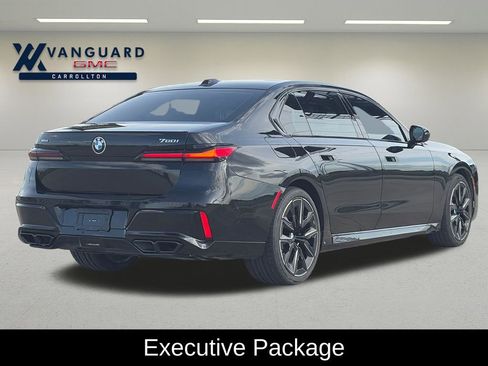 Used 2024 BMW 760i xDrive w/ Executive Package AWD/4WD image 9