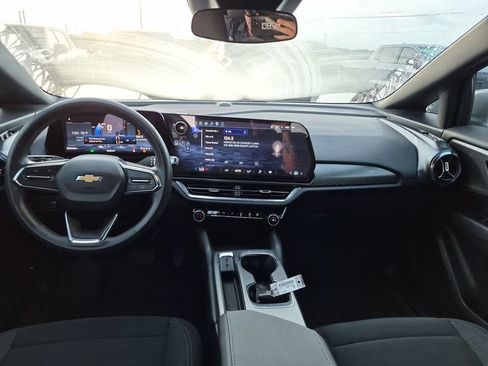 Used 2026 Chevrolet Equinox EV LT FWD image 29