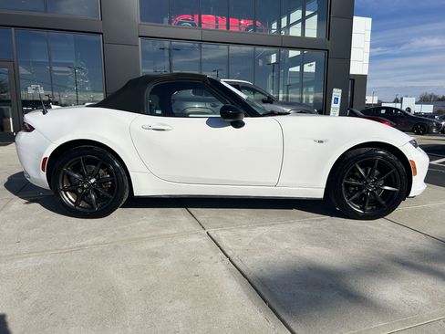 Used 2016 MAZDA MX-5 Miata Club image 8