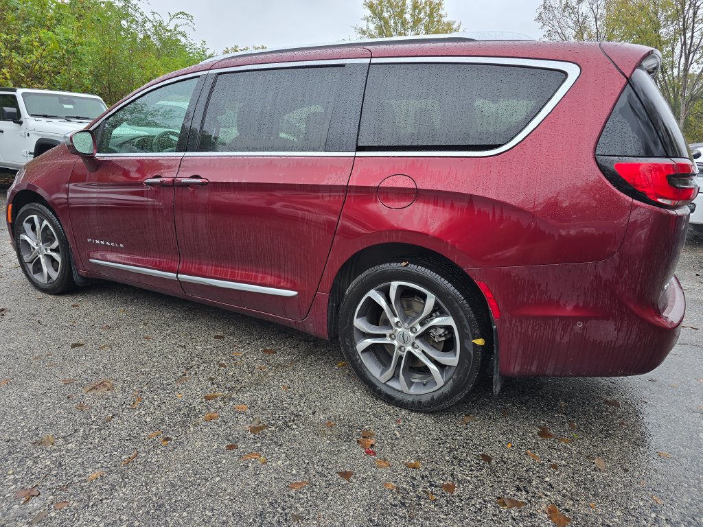 Used 2021 Chrysler Pacifica Pinnacle AWD/4WD image 4