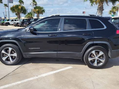 Used 2019 Jeep Cherokee Limited AWD/4WD image 5