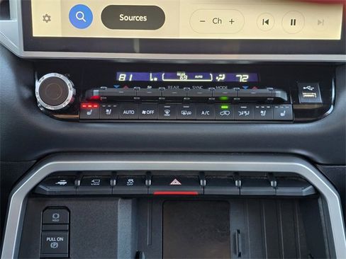 Used 2025 Toyota Sequoia Platinum image 16