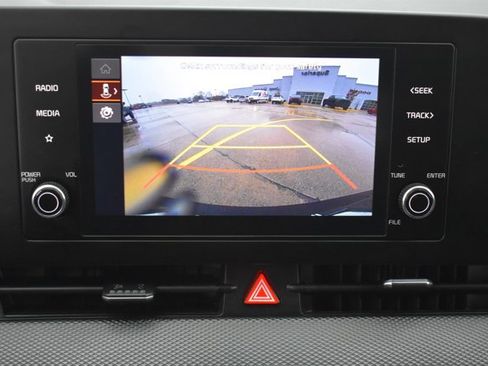 Used 2024 Kia Sportage LX image 23