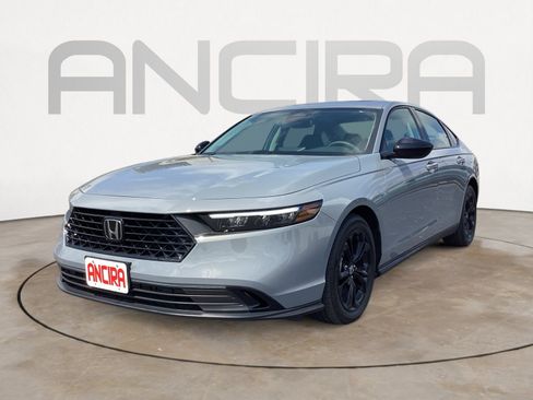 Used 2025 Honda Accord SE image 9