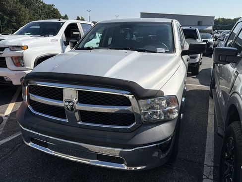 Used 2017 RAM 1500 Tradesman w/ Popular Equipment Group RWD image 3