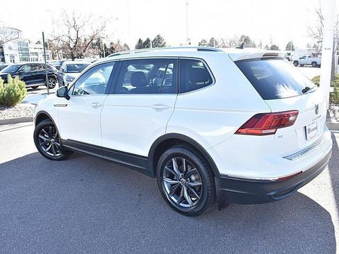 Used 2023 Volkswagen Tiguan SE w/ Panoramic Sunroof Package image 4