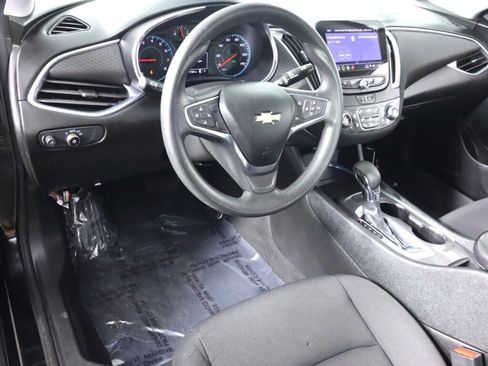 Used 2021 Chevrolet Malibu LT image 9