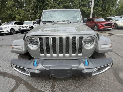 Used 2022 Jeep Wrangler Unlimited Sahara w/ Cold Weather Group AWD/4WD image 6